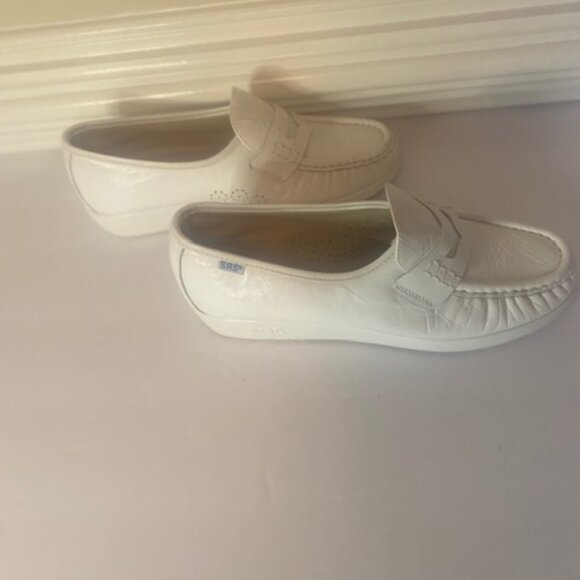 SAS Classic White Leather Slip On Penny Loafers Women's, size 9W - Picture 5 of 8